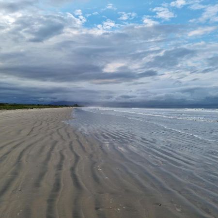Apartamento Vista Mar - Pe Na Areia カボ・フリオ エクステリア 写真